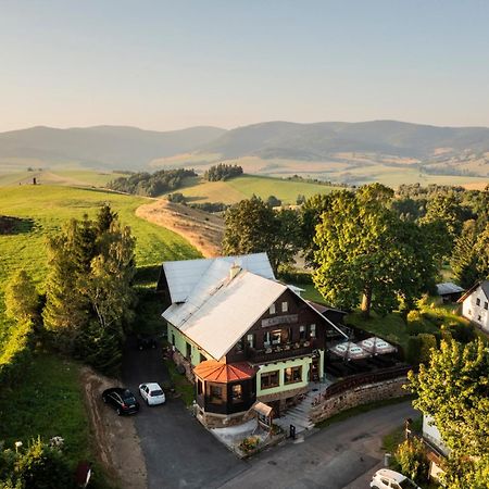 Hotel Kacenka Кралики Экстерьер фото