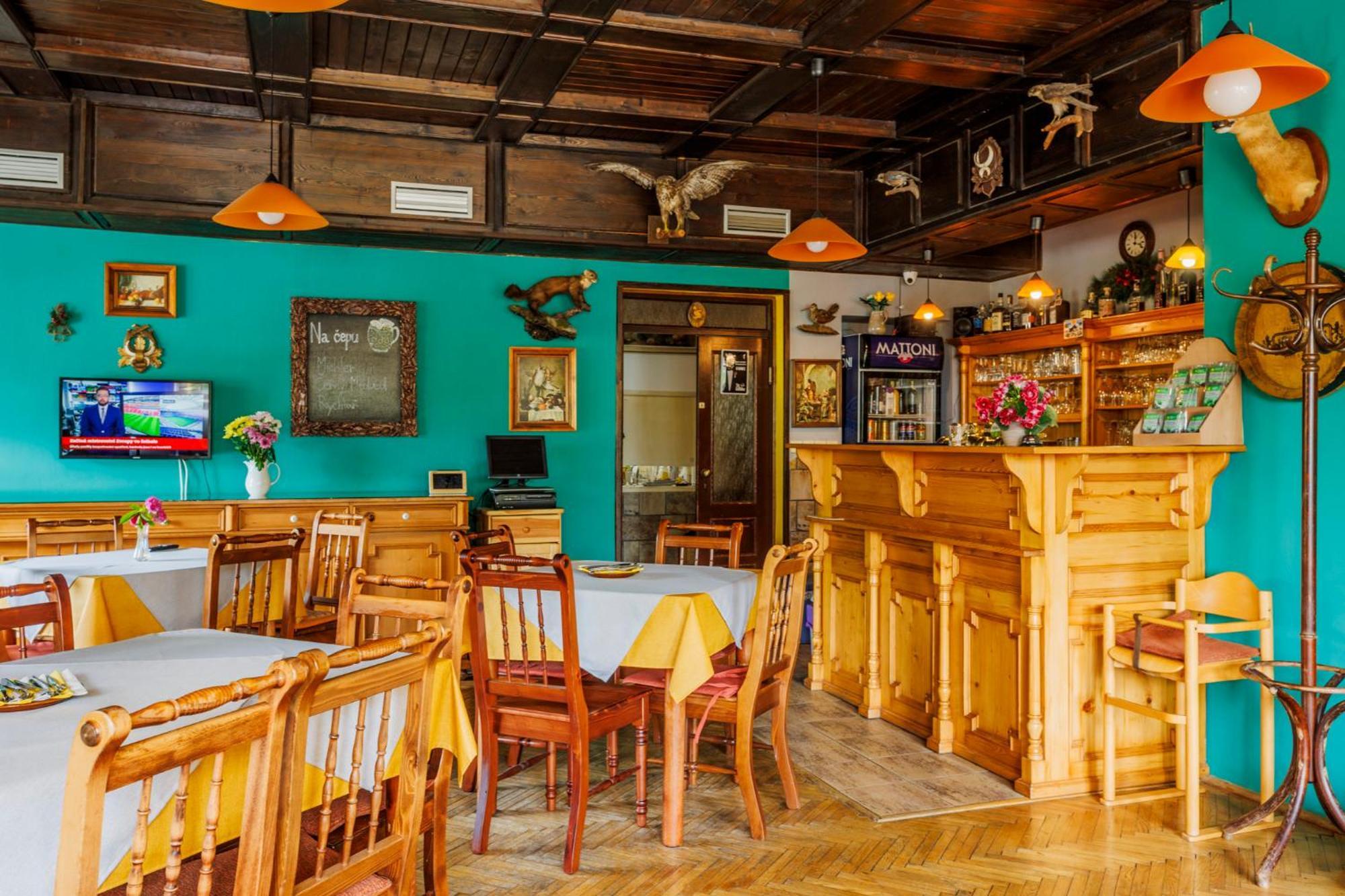 Hotel Kacenka Кралики Экстерьер фото
